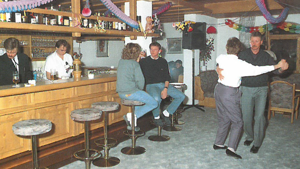Bar-Jahr-1989.jpg